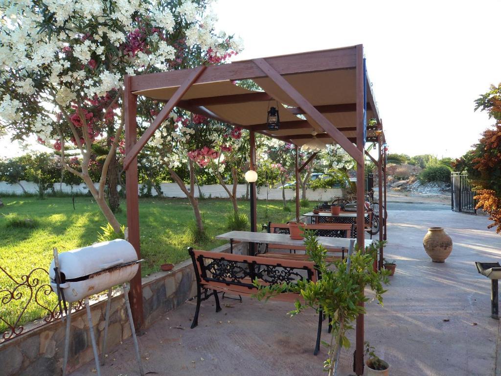 Daydream Hill Hotel Stavros  Exterior photo